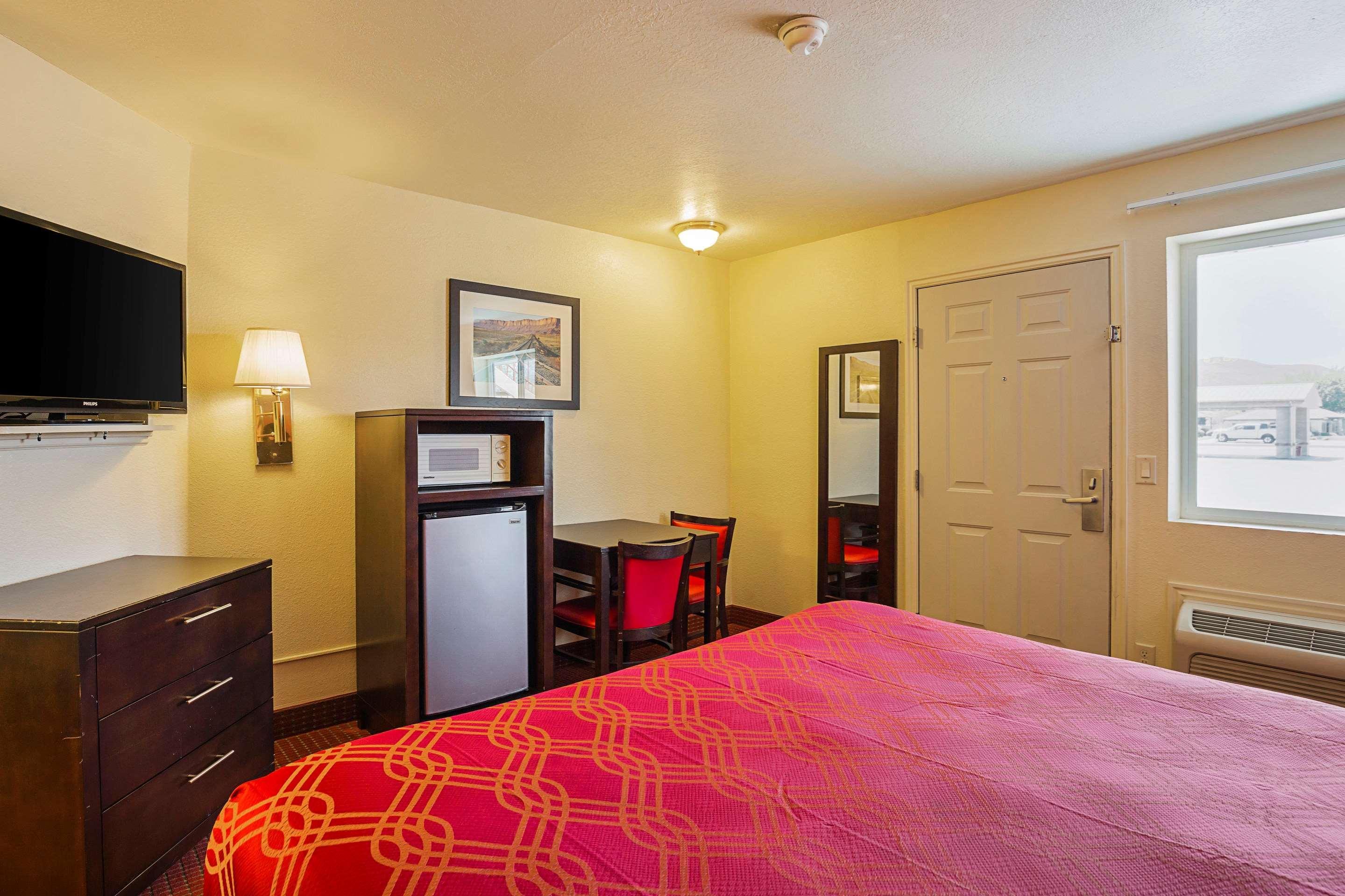 Econo Lodge Hurricane Zion Park Area Dış mekan fotoğraf