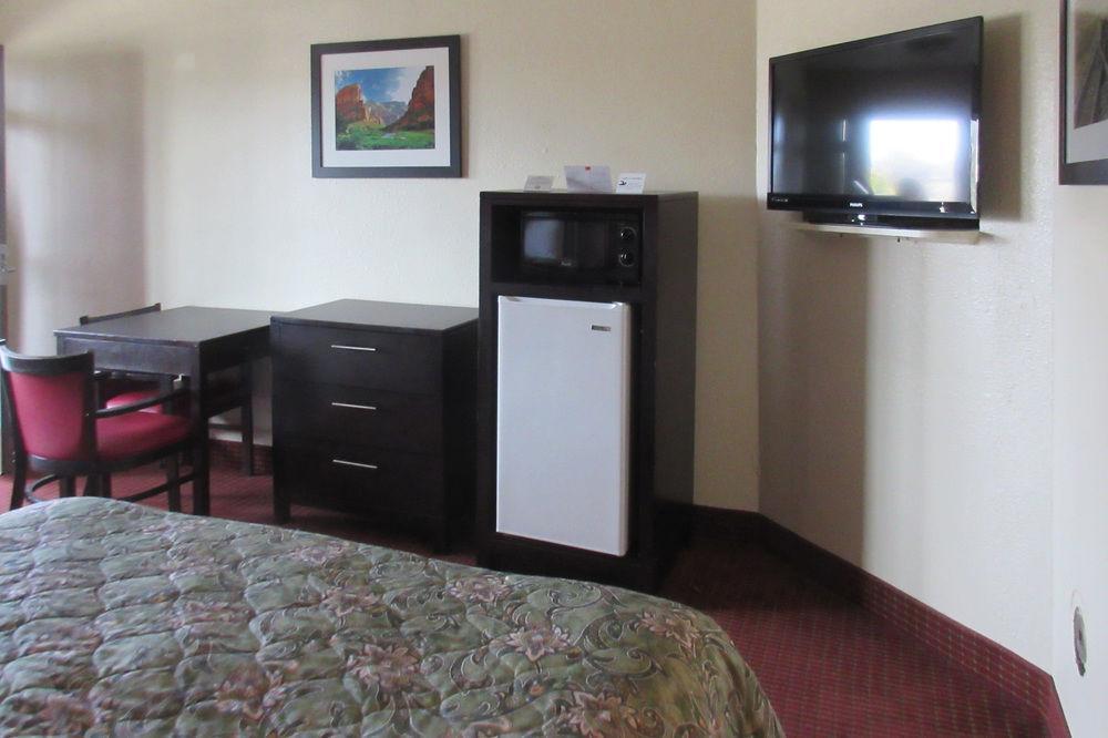 Econo Lodge Hurricane Zion Park Area Dış mekan fotoğraf